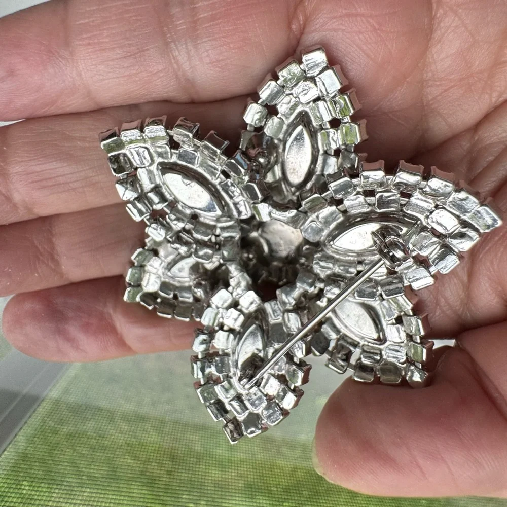 Vintage Sparkling Rhinestone Multilayered Starburst Brooch - Picture 2 of 7